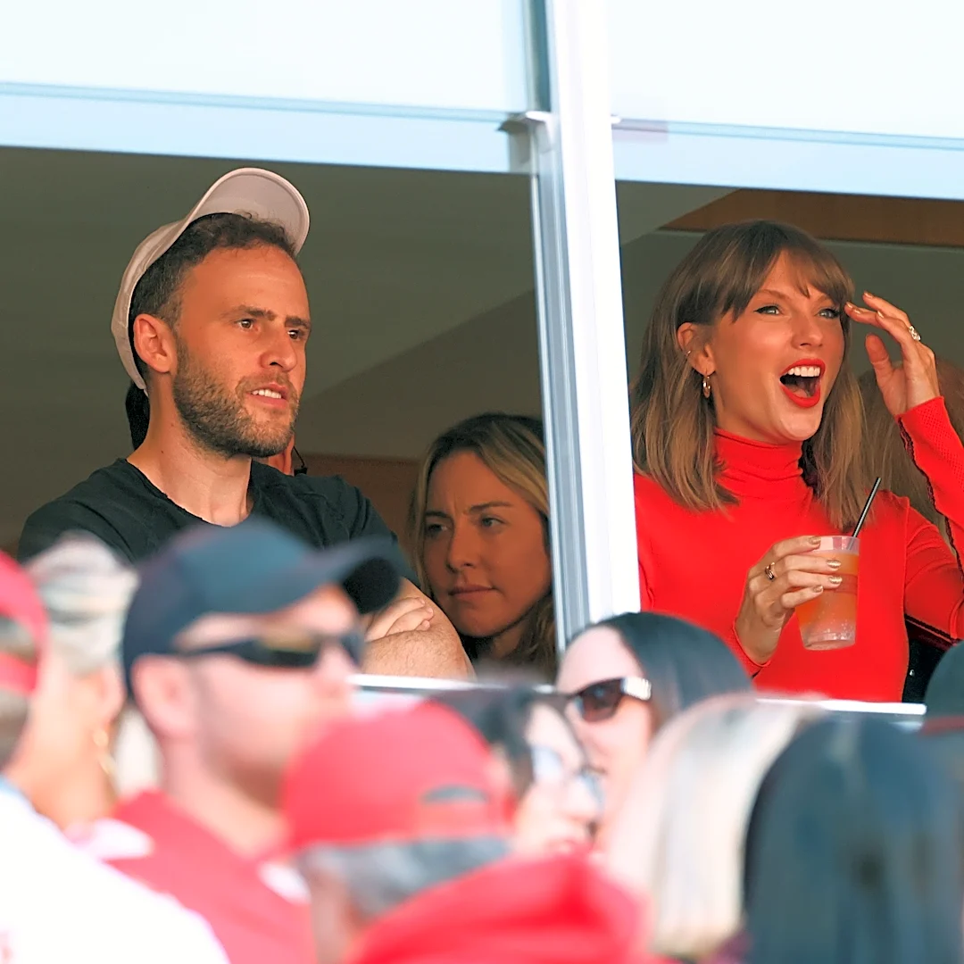 Travis Kelce reveals Taylor Swift reaction to early Jason Kelce call: '[Expletive] up'