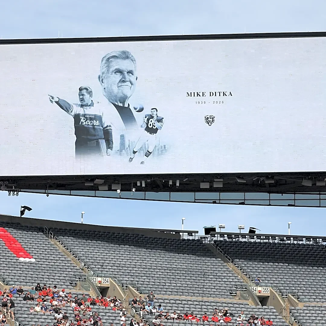 How are the Bears honoring Mike Ditka on Thursday night?