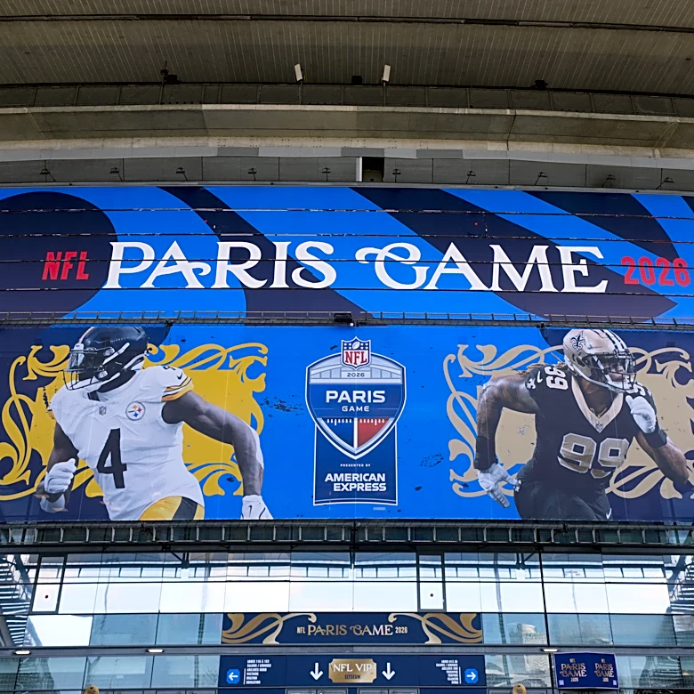 Fans roasted the Steelers for arriving to Paris game in Peaky Blinders-themed outfits