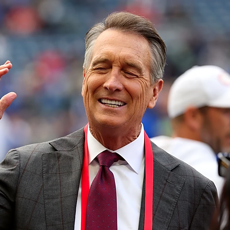 Cris Collinsworth excessively praised Patrick Mahomes for simply going after a fumble