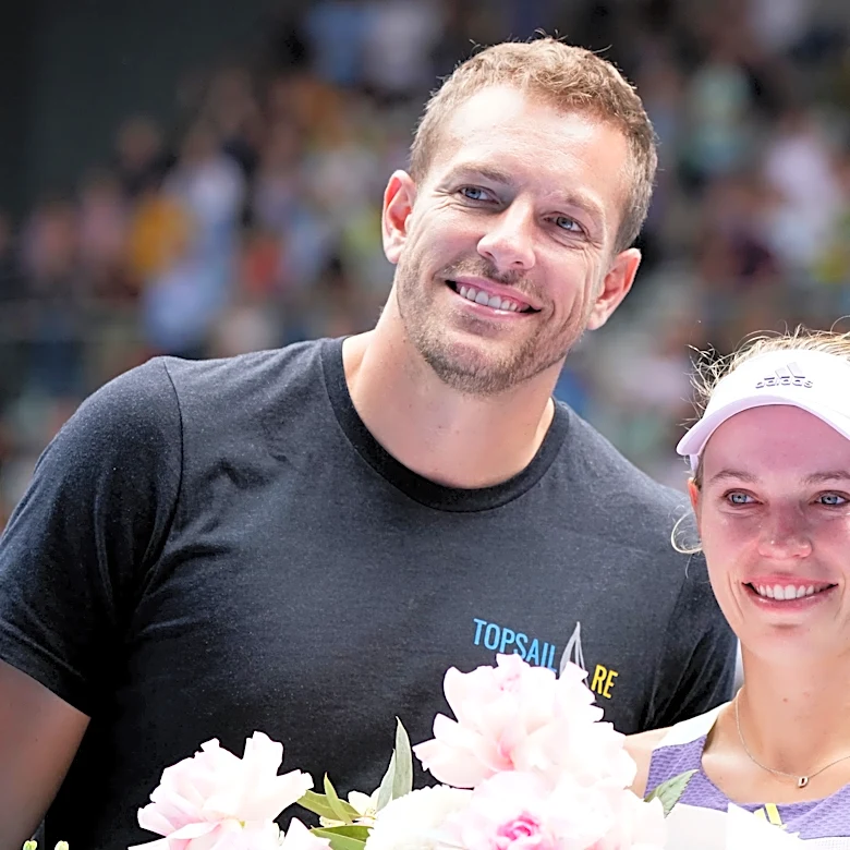 Caroline Wozniacki, ex-NBA player don Taylor Swift and Travis Kelce costumes