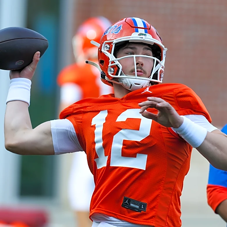 Time running out for Gators to settle QB battle between Philo, Jones