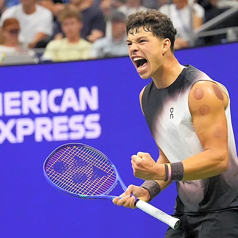Ben Shelton rallies past Tallon Griekspoor in U.S. Open opener