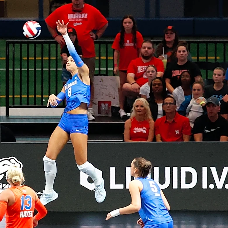 Florida grinds out win over Minnesota in Big Ten/SEC Challenge