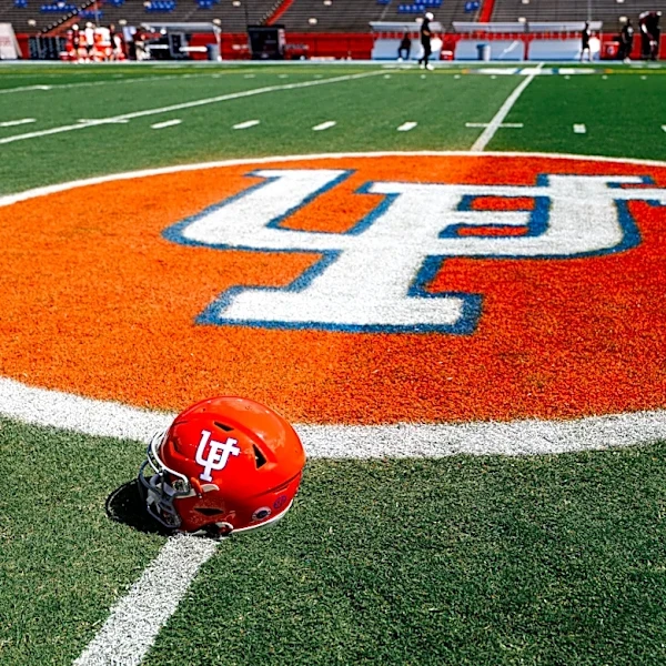 Florida makes CFB playoff, upset champs ESPN simulation says