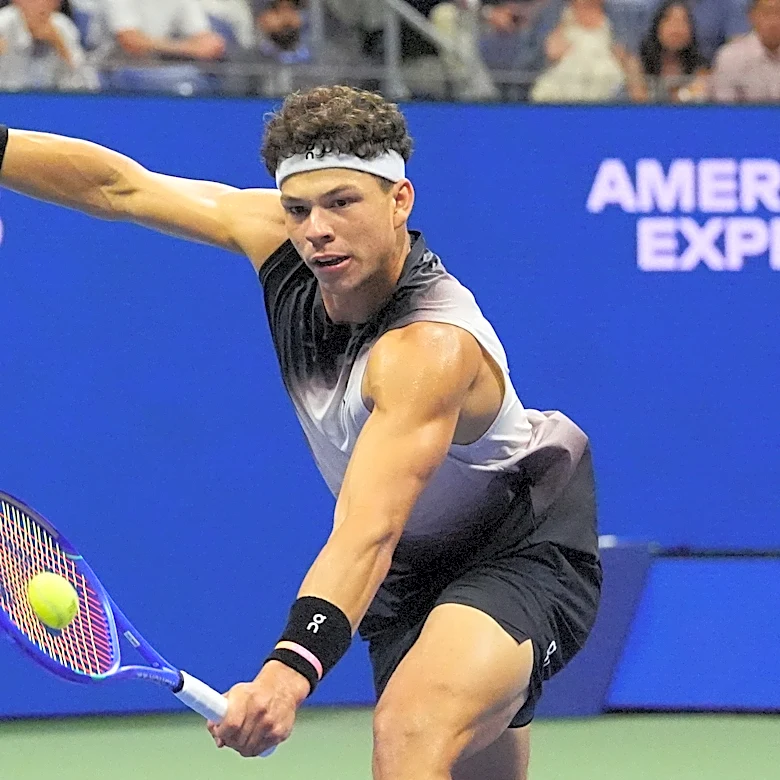 Ben Shelton stuns Carlos Alcaraz to reach U.S. Open semifinals