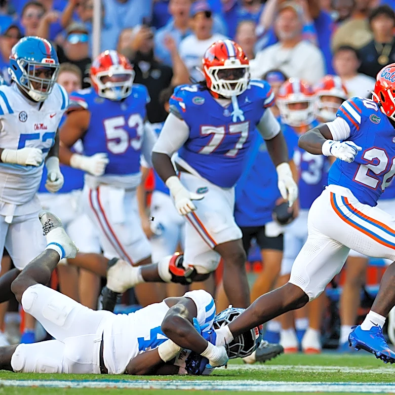 Florida returns to AP Top 10 for first time since 2021