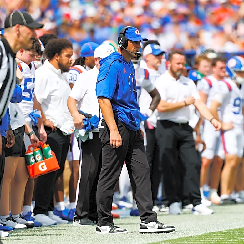 Florida drops out of AP Top 25 after South Carolina loss