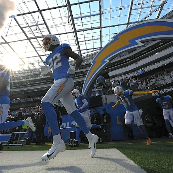New York Giants signing former Chargers third-round pick