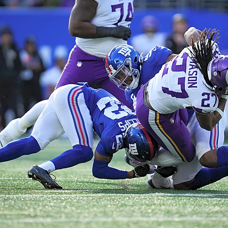 Former New York Giants LB Bobby Okereke signing with Carolina Panthers