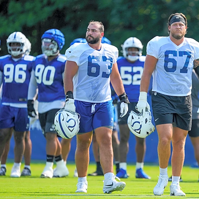 New York Giants shuffle practice squad, sign OL Geno VanDeMark