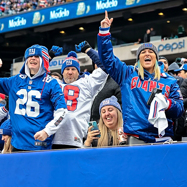 Survey: 1 in 4 Giants fans admit to Monday morning football hangovers
