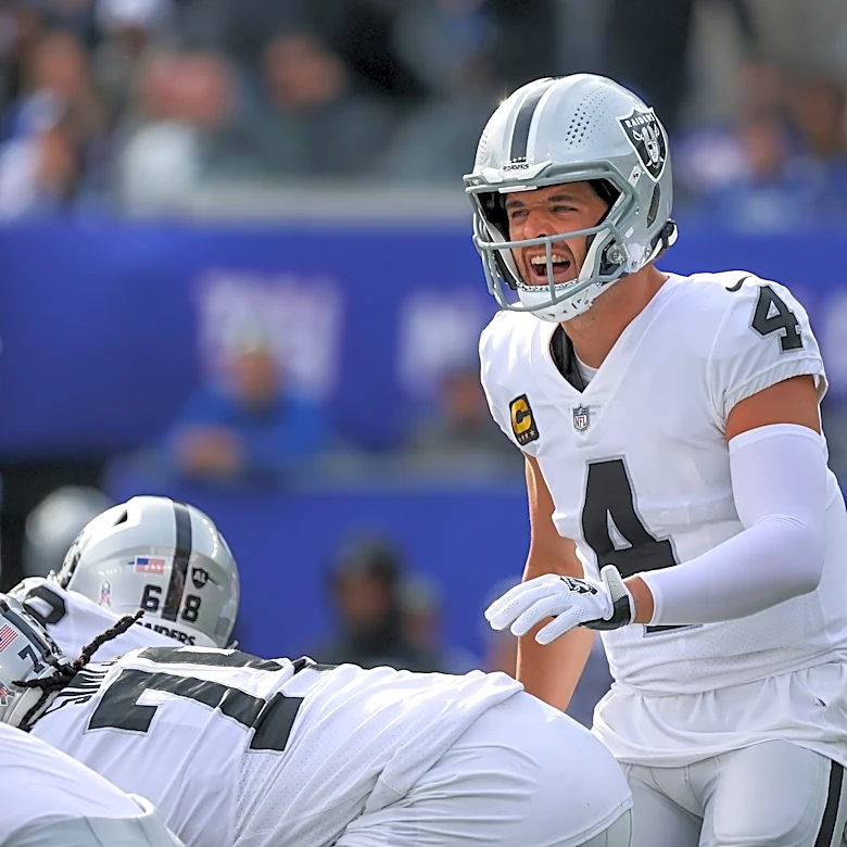 Derek Carr immediately shuts down New York Giants speculation