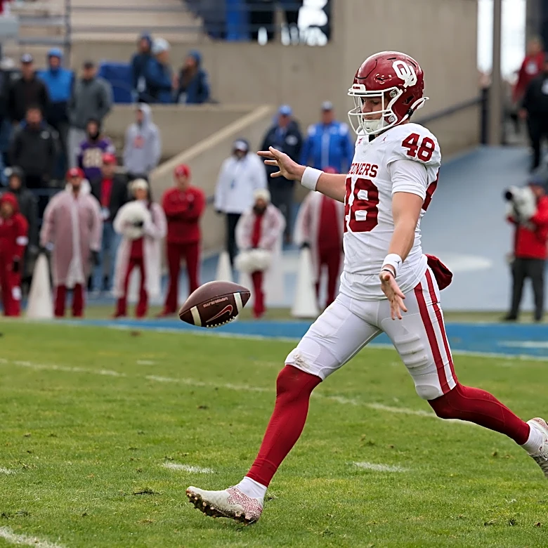 New York Giants worked out punter Luke Elzinga for sneaky reason
