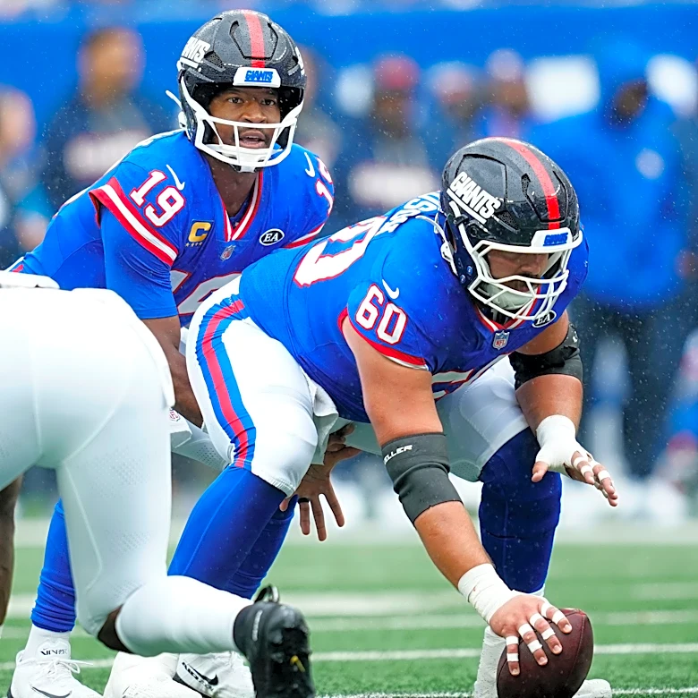 New York Giants sticking with Bryan Hudson at center