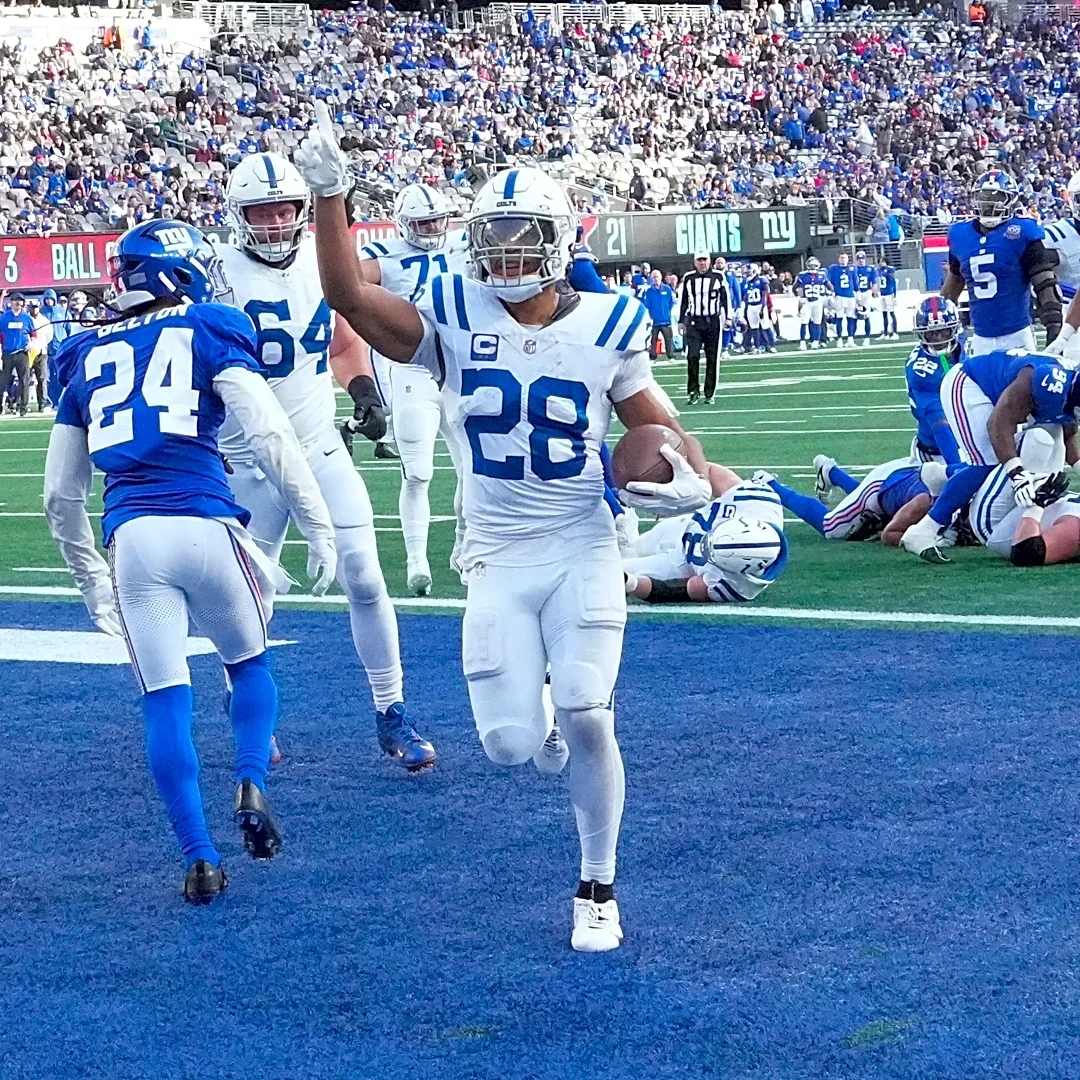 Should New York Giants pursue a trade for Colts' RB Jonathan Taylor?