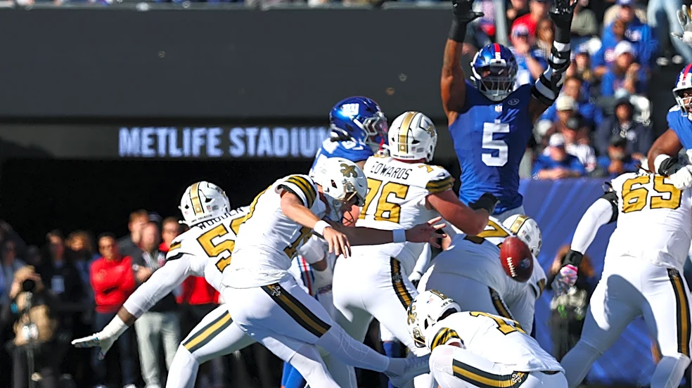 Giants continue to struggle with just 10 players on special teams
