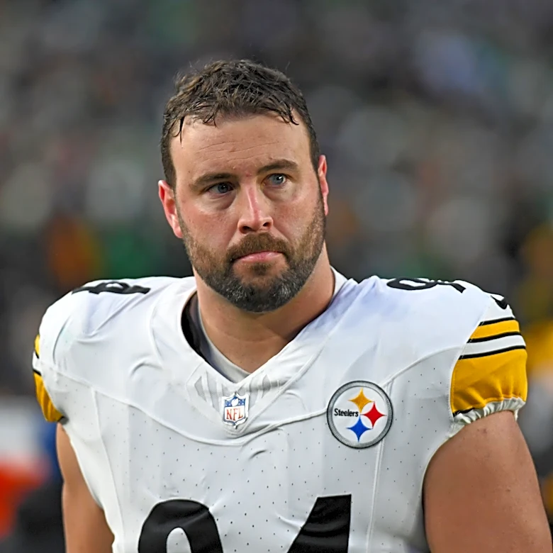 New York Giants signing DL Dean Lowry to the practice squad