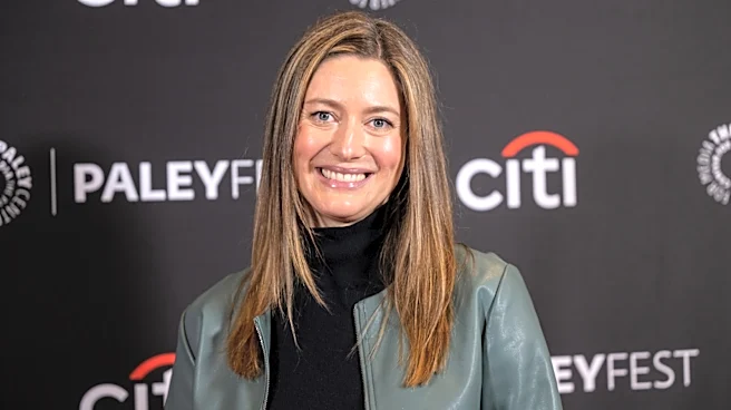 Young Sheldon's Zoe Perry Has Grown Up To Be Mom Laurie Metcalf's Twin & These Pics Prove It