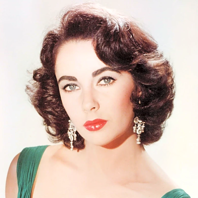 Elizabeth Taylor Was A Fresh-Faced Beauty Without Makeup