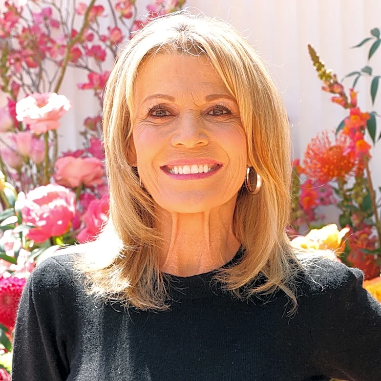 Before & After Pics Of Vanna White's Gorgeous Evolution Since Her '80s Breakthrough
