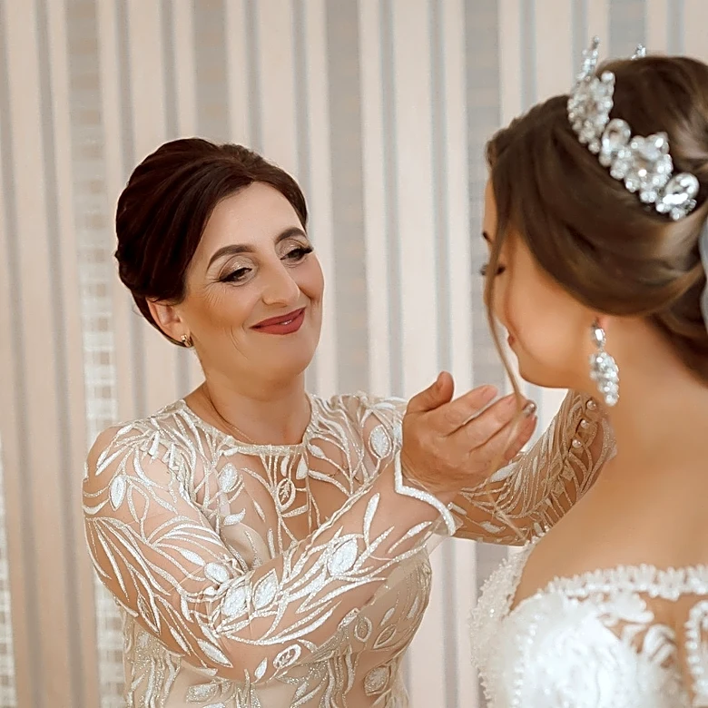 8 Wedding Hairstyles Perfect For Mothers Of The Bride Or Groom
