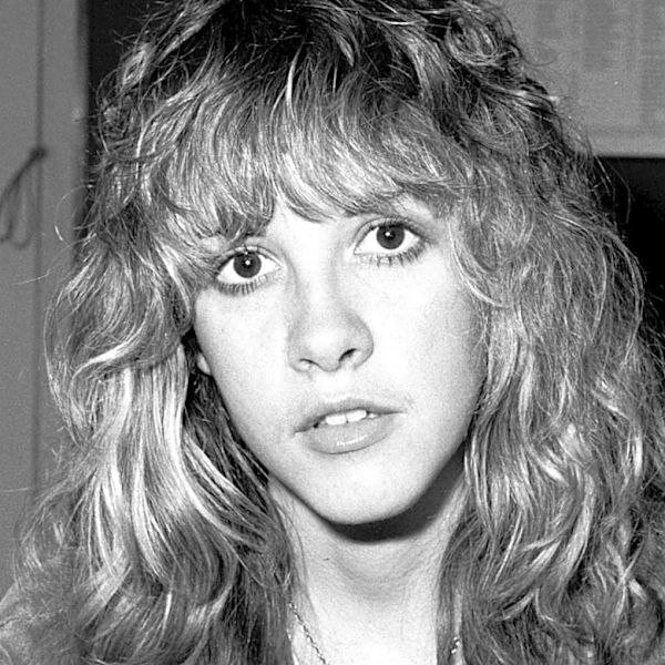 8 Throwback Pics Of Stevie Nicks That Highlight Her Iconic '70s Style