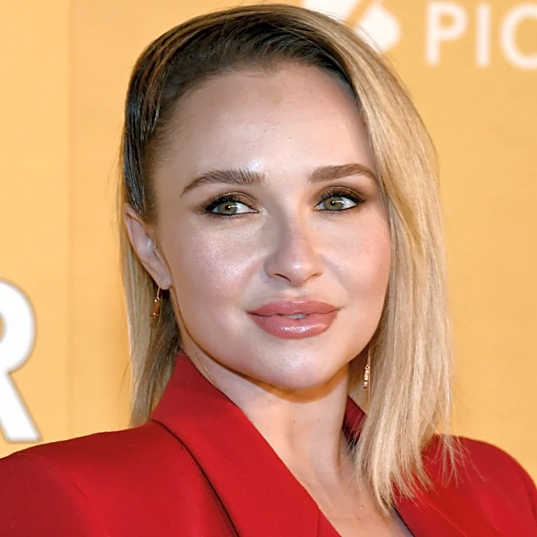 10 Pics Of Hayden Panettiere's Hair To Bring To Your Next Salon Appointment
