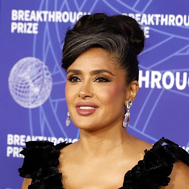 These Soap Stars Are Proof That Going Gray Doesn't Have To Be Boring
