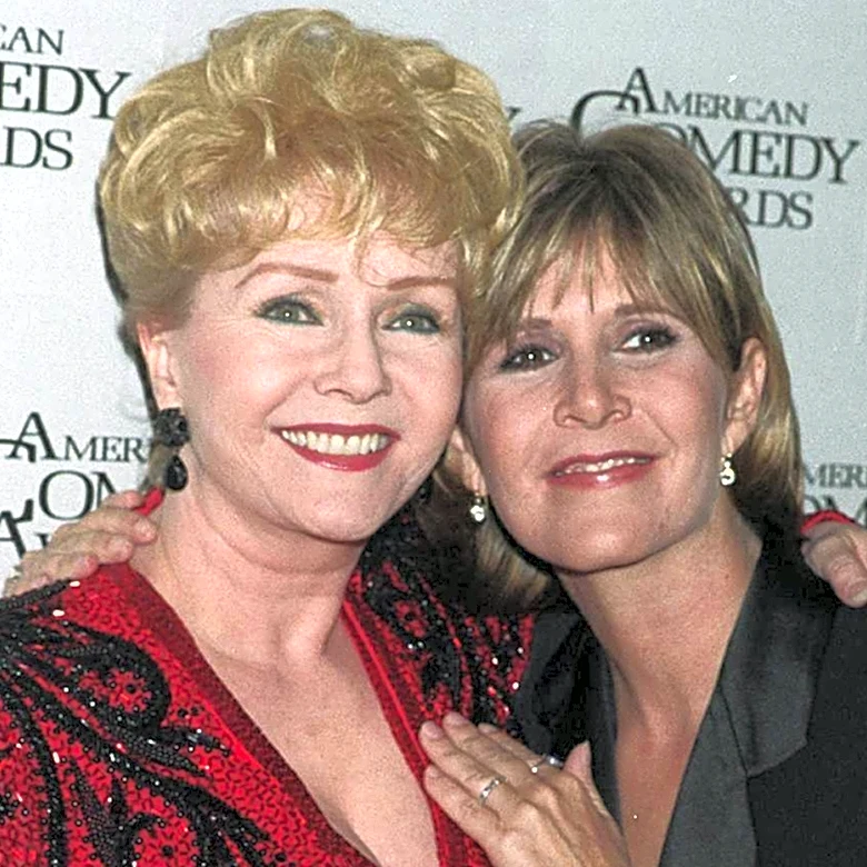 10 Heartwarming Throwback Pics Of Debbie Reynolds And Daughter Carrie Fisher