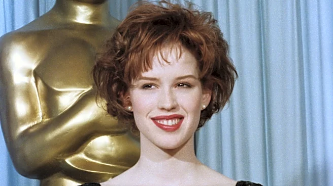 The Best Of '80s Actor Molly Ringwald's Quirky Style, In Photos