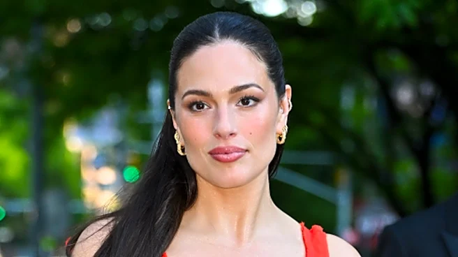 Ashley Graham Is So Gorgeous Makeup-Free