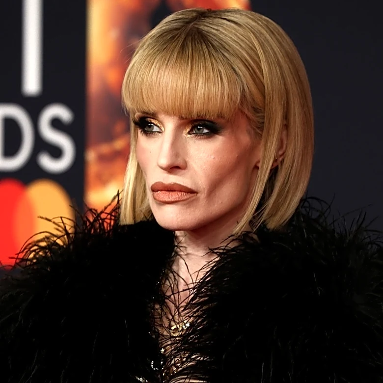 Sweet Ways Kelly Osbourne Has Honored Her Late Father Ozzy With Fashion