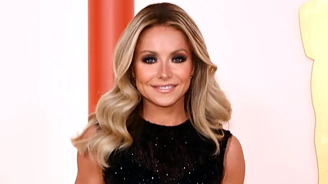 Kelly Ripa Outfits That Didn't Deserve The Hate