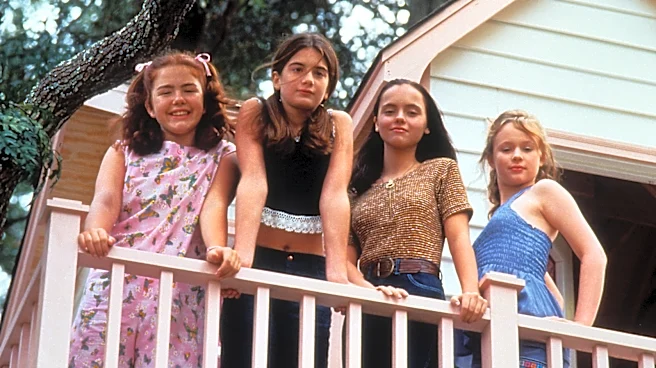 Side-By-Side Pics Show What The Now And Then Ladies Looked Like In The '90s & Today
