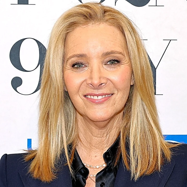 Friends Star Lisa Kudrow's Whole Vibe Changes With Her Natural Dark Hair Color