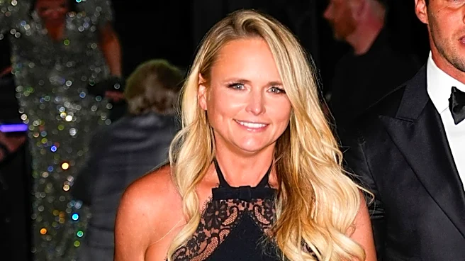 This LED Mask Used By Miranda Lambert For Taylor Swift's Wedding Has Over 400 5-Star Reviews