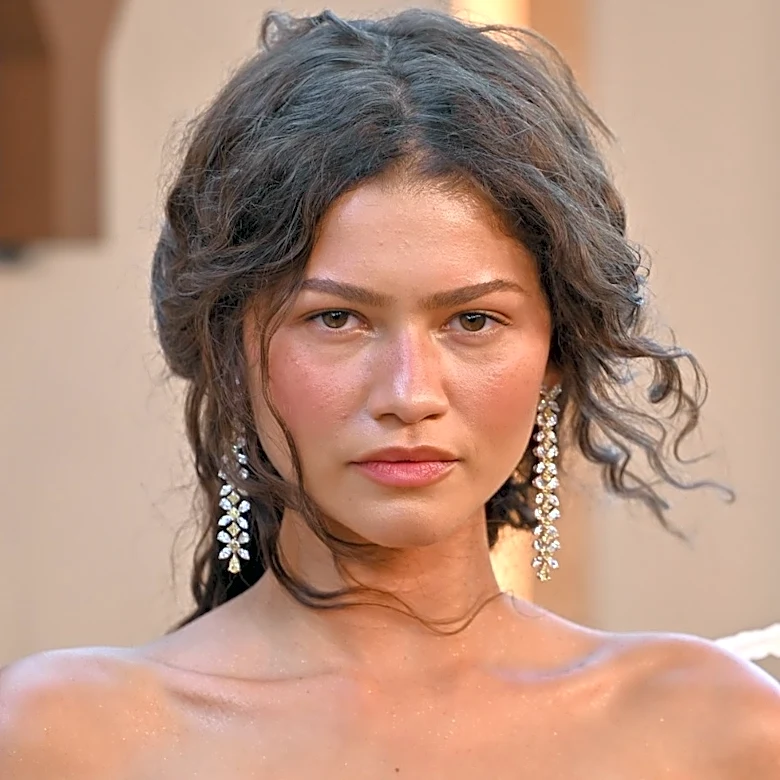 Zendaya's No-Makeup Makeup Look For The Odyssey's New York Premiere Is Peak Ethereal Glam