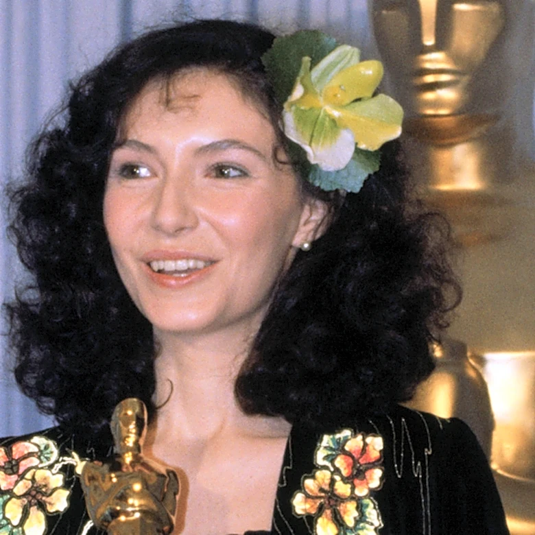 Side-By-Side Pics Of Mary Steenburgen Prove She's Just Getting Better With Age