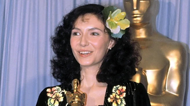Side-By-Side Pics Of Mary Steenburgen Prove She's Just Getting Better With Age