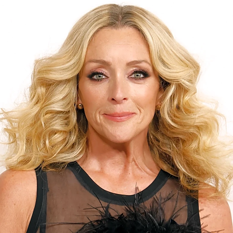 Jane Krakowski's Best Beauty Looks In Her 50s