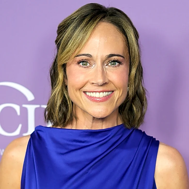 Hallmark Star Nikki DeLoach Is A Fresh-Faced Beauty Going Makeup-Free