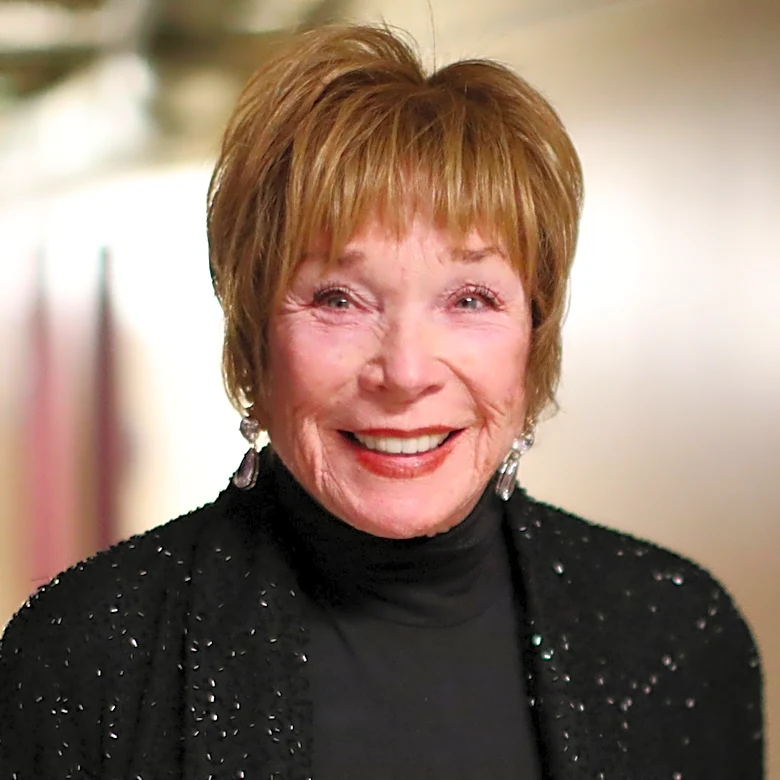 Shirley MacLaine's Signature Short Hair Is The Perfect Look For Older Women To Try