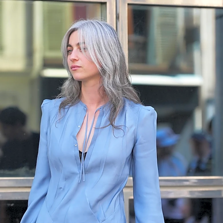 Gray Hair Trends Women In Their 30s Can Embrace If They're Seeing Silver Early