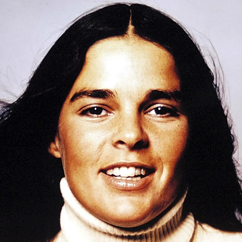 '70s Star Ali MacGraw Virtually Vanished From Hollywood - Here's What She Looks Like In The 2020s