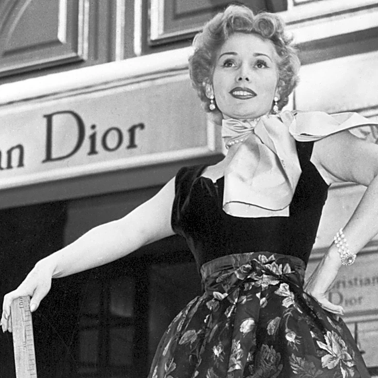 Forgotten Style Tricks That Helped '50s Women Craft Hourglass Silhouettes