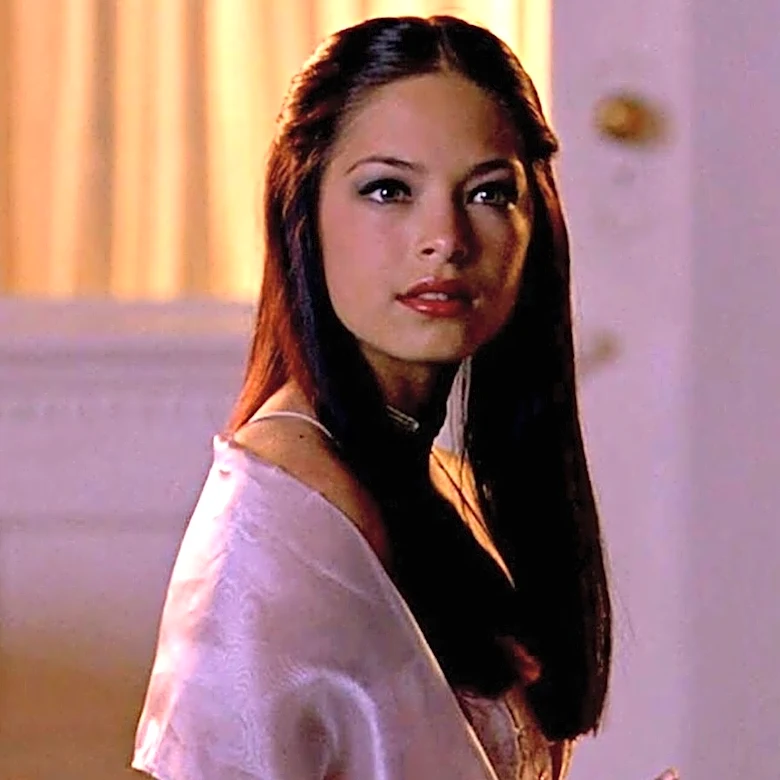 Then & Now: Smallville's Lana Lang Is Still Such A Stunner Today