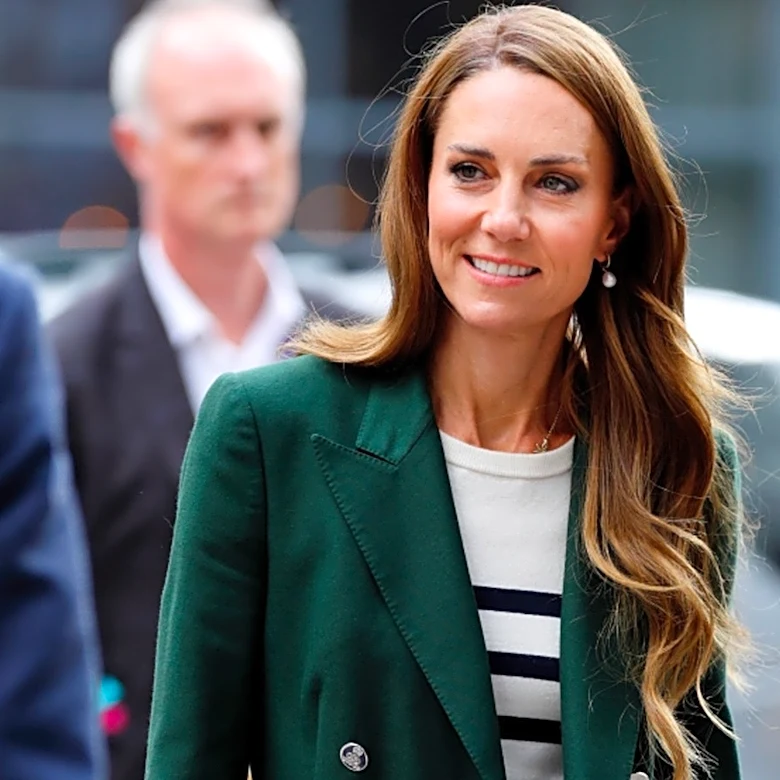 Golden Hour Brunette & Other Summer-To-Fall Transition Hair Color Trends To Try In 2026