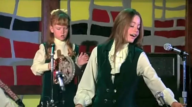 Susan Dey Poked Fun At Her Partridge Family Wardrobe During A '90s SNL Hosting Gig