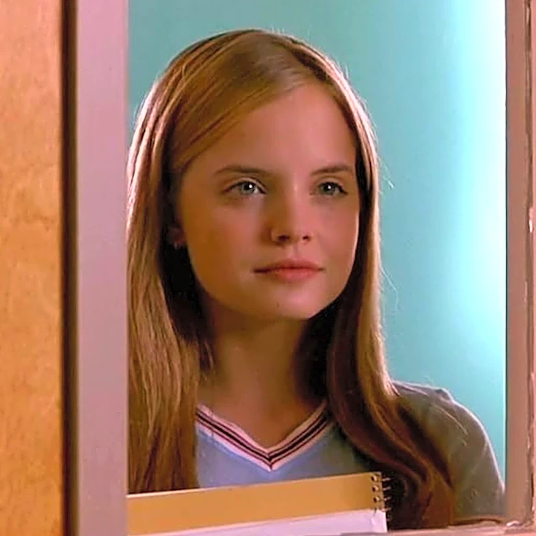 Remember Heather From American Pie? She's So Stunning Today